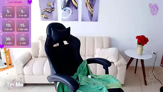 Snapshot of Cristina_Ferreir chatting on March 24, 2026, 1:27 pm Cristina Ferreir online show from March 24, 2026, 1:27 pm