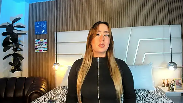 Xara Shadow online show from April 10, 2026, 12:05 am