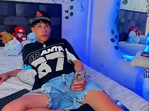 Adam hottie online show from April 10, 2026, 2:28 am