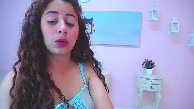 scarlett clyde online show from April 9, 2026, 12:32 pm