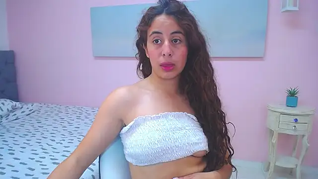 scarlett clyde online show from May 11, 2026, 4:04 pm