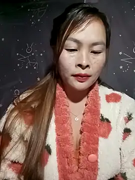 Snapshot of Bling_sexy chatting on January 15, 2026, 6:40 am Bling sexy online show from January 15, 2026, 6:40 am