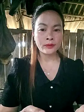 Snapshot of Bling_sexy chatting on February 14, 2026, 12:51 am Bling sexy online show from February 14, 2026, 12:51 am