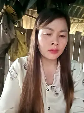 Snapshot of Bling_sexy chatting on March 1, 2026, 12:56 am Bling sexy online show from March 1, 2026, 12:56 am