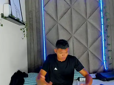 AndrewKenoxx  online show from March 8, 2026, 2:04 am