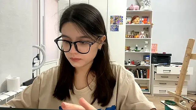 SaintMari online show from March 16, 2026, 2:21 pm