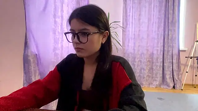 Snapshot of SaintMari chatting on April 29, 2026, 1:37 pm SaintMari online show from April 29, 2026, 1:37 pm