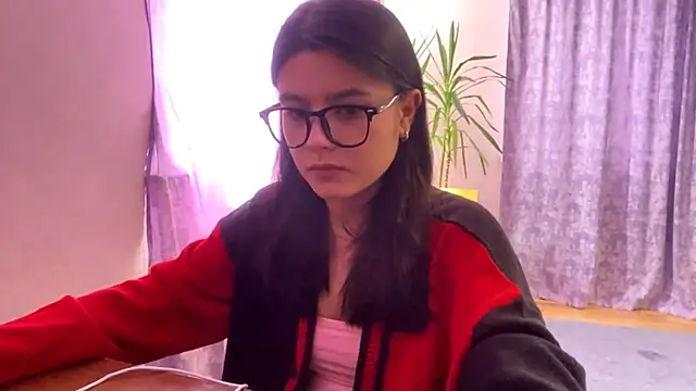 Snapshot of SaintMari chatting on April 30, 2026, 12:11 pm SaintMari online show from April 30, 2026, 12:11 pm