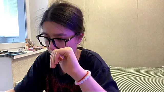 Snapshot of SaintMari chatting on May 21, 2026, 12:23 pm SaintMari online show from May 21, 2026, 12:23 pm