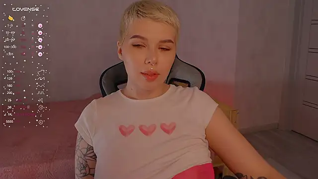 Snapshot of Elise_Day chatting on June 25, 2026, 1:48 pm Elise Day online show from June 25, 2026, 1:48 pm