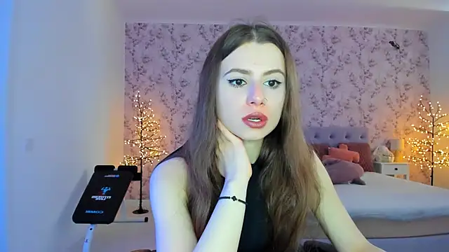 Hot Molly5 online show from April 7, 2026, 9:32 am