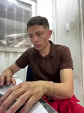 santiObrero online show from March 3, 2026, 8:04 pm