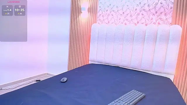 Snapshot of Amira_Alzahra chatting on February 8, 2026, 5:22 am Amira Alzahra online show from February 8, 2026, 5:22 am