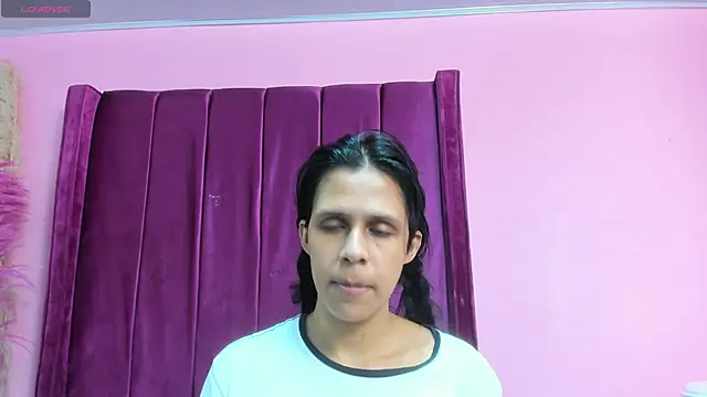 Snapshot of mitzukywinteer chatting on April 16, 2026, 10:01 pm mitzukywinteer online show from April 16, 2026, 10:01 pm