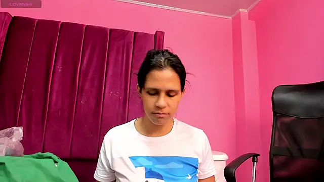 Snapshot of mitzukywinteer chatting on May 21, 2026, 8:49 pm mitzukywinteer online show from May 21, 2026, 8:49 pm