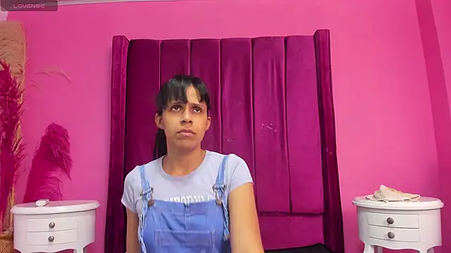 Snapshot of mitzukywinteer chatting on June 17, 2026, 9:27 pm mitzukywinteer online show from June 17, 2026, 9:27 pm