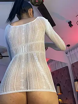 Auri   online show from July 10, 2026, 7:38 pm