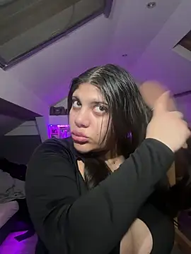 MinaKhalina online show from March 29, 2026, 6:41 pm