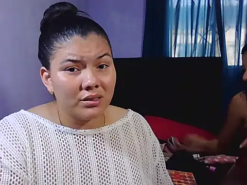 Helena-Paola online show from April 8, 2026, 8:53 pm