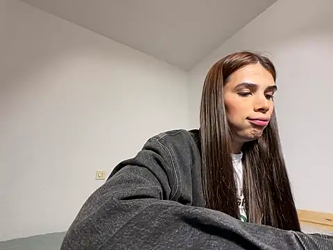 Snapshot of Lily_WellGifted chatting on May 18, 2026, 8:14 pm Lily WellGifted online show from May 18, 2026, 8:14 pm