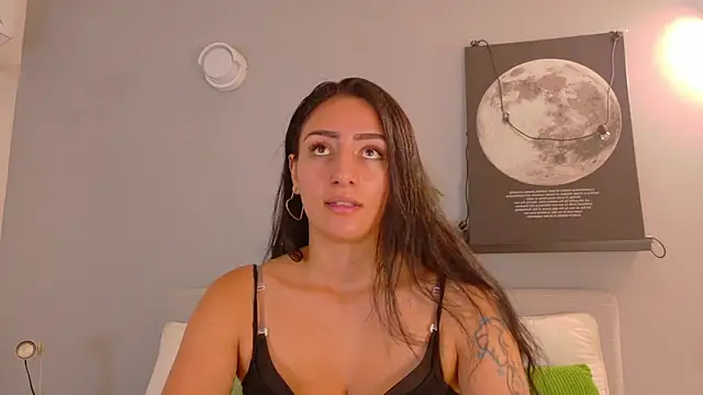 Snapshot of AmmyRouse__ chatting on April 1, 2026, 11:22 am AmmyRouse online show from April 1, 2026, 11:22 am