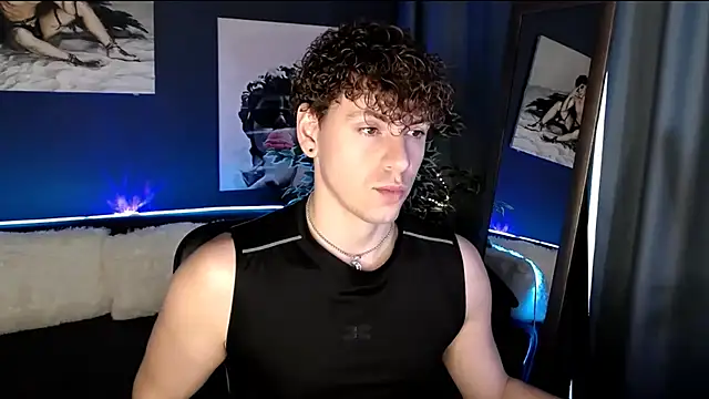 Snapshot of TylerGibson chatting on July 9, 2026, 3:54 am TylerGibson online show from July 9, 2026, 3:54 am