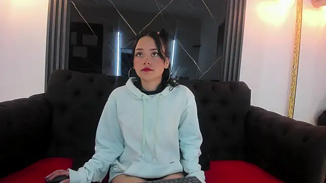 IvyyEmerald online show from February 11, 2026, 1:05 pm