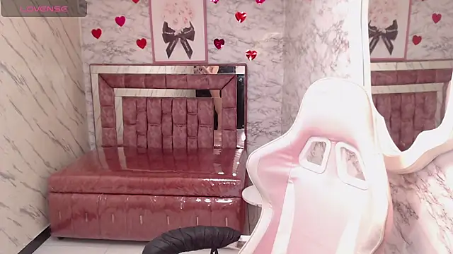 Melisa v online show from February 18, 2026, 8:05 pm