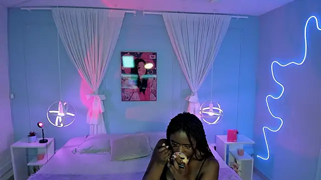 Snapshot of naomi_campell chatting on March 5, 2026, 7:43 pm naomi campell online show from March 5, 2026, 7:43 pm