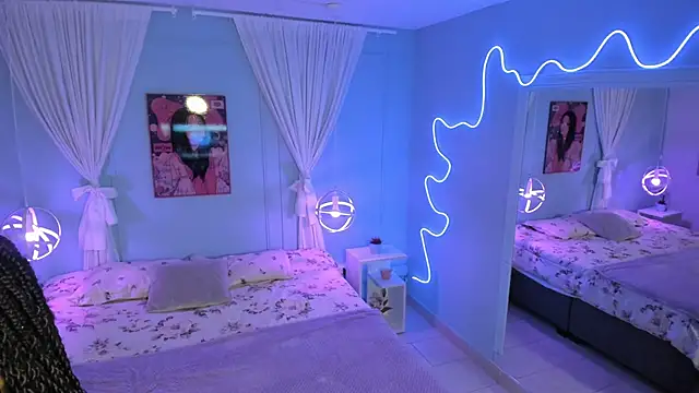 Snapshot of naomi_campell chatting on March 10, 2026, 7:19 pm naomi campell online show from March 10, 2026, 7:19 pm