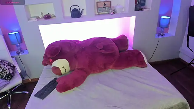 Snapshot of naomi_campell chatting on April 1, 2026, 7:22 pm naomi campell online show from April 1, 2026, 7:22 pm