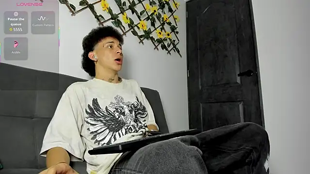 Maxxx bigcockx online show from March 20, 2026, 1:32 am