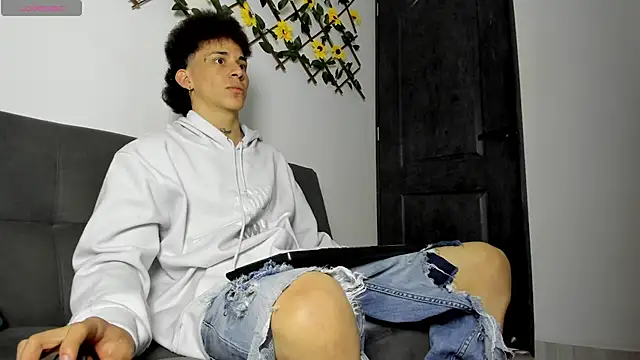 Maxxx bigcockx online show from March 21, 2026, 3:11 am