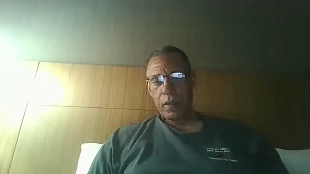 Snapshot of swimmer2496 chatting on April 2, 2026, 1:36 am swimmer2496 online show from April 2, 2026, 1:36 am