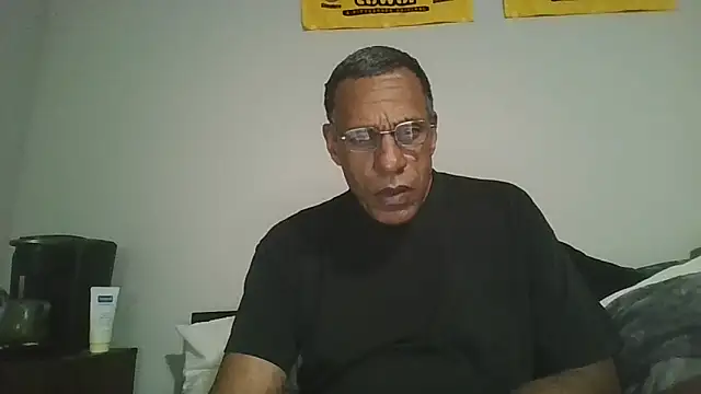 Snapshot of swimmer2496 chatting on April 7, 2026, 5:30 am swimmer2496 online show from April 7, 2026, 5:30 am