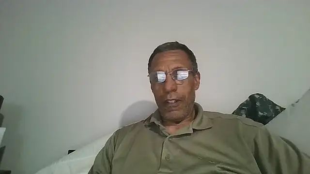 Snapshot of swimmer2496 chatting on April 20, 2026, 12:57 am swimmer2496 online show from April 20, 2026, 12:57 am