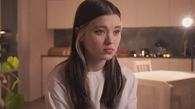 EleniRoeber online show from February 5, 2026, 4:11 pm