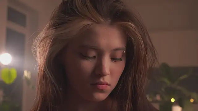 EleniRoeber online show from February 12, 2026, 4:46 pm