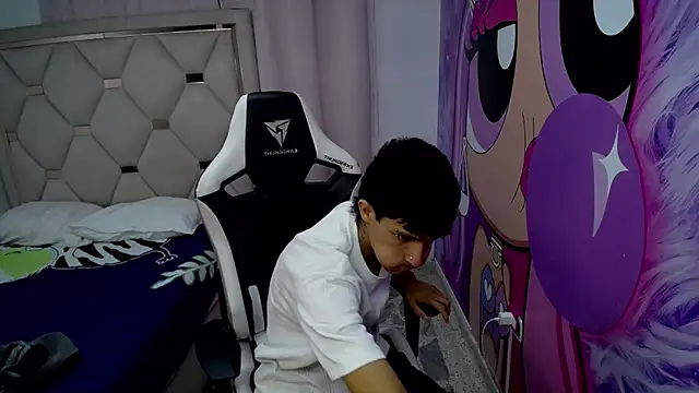 Akyra latinn online show from February 3, 2026, 1:27 pm