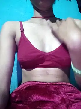 Snapshot of Juli_cut chatting on February 13, 2026, 3:19 pm Juli cut online show from February 13, 2026, 3:19 pm