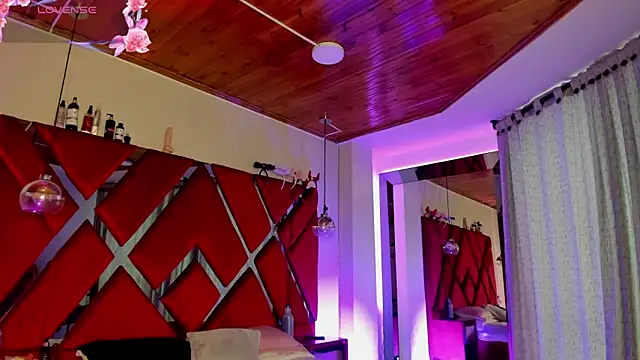 Lucia 24x online show from March 6, 2026, 12:12 pm