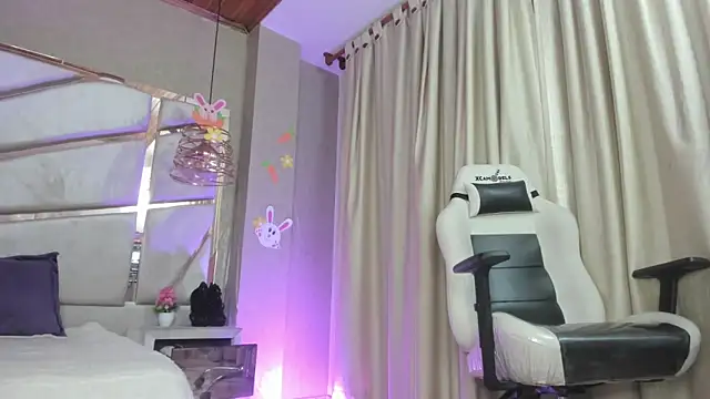 francis 20 online show from April 21, 2026, 1:06 pm