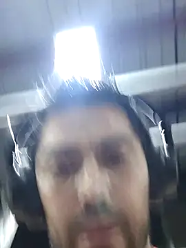 Snapshot of michell_veryhot chatting on February 3, 2026, 2:53 am michell veryhot online show from February 3, 2026, 2:53 am