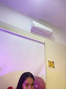 Snapshot of JuliaaVega chatting on February 12, 2026, 12:11 pm JuliaaVega online show from February 12, 2026, 12:11 pm