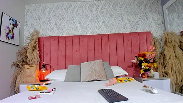 chiarabonds online show from March 8, 2026, 5:17 pm