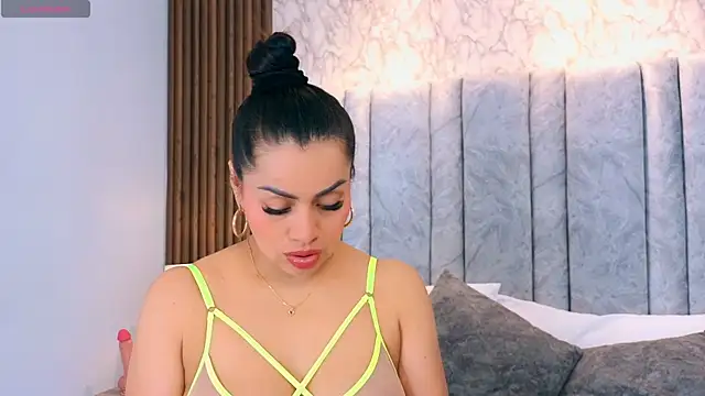 naomy smithxx online show from April 17, 2026, 11:35 am