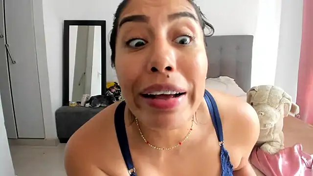Snapshot of LizaLorini chatting on July 10, 2026, 8:00 pm LizaLorini online show from July 10, 2026, 8:00 pm