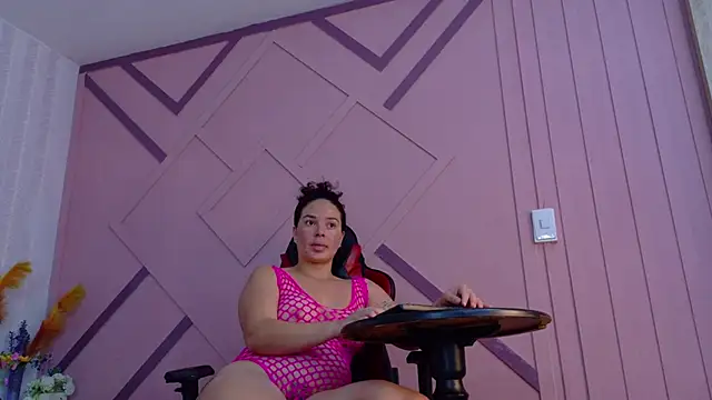 ZamanthaJhones online show from April 14, 2026, 7:20 pm