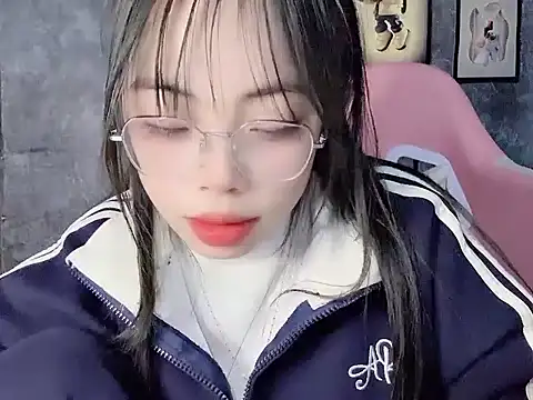 Snapshot of Suki_99 chatting on February 21, 2026, 5:03 pm Suki 99 online show from February 21, 2026, 5:03 pm