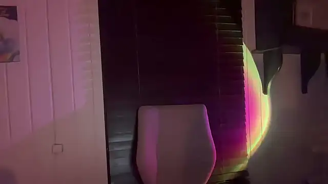 xopeachybaby online show from April 24, 2026, 9:45 am